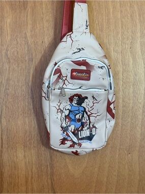 Buckle-Down Cream & Red Thundercats Classic LION-O Graphic Sling Bag
